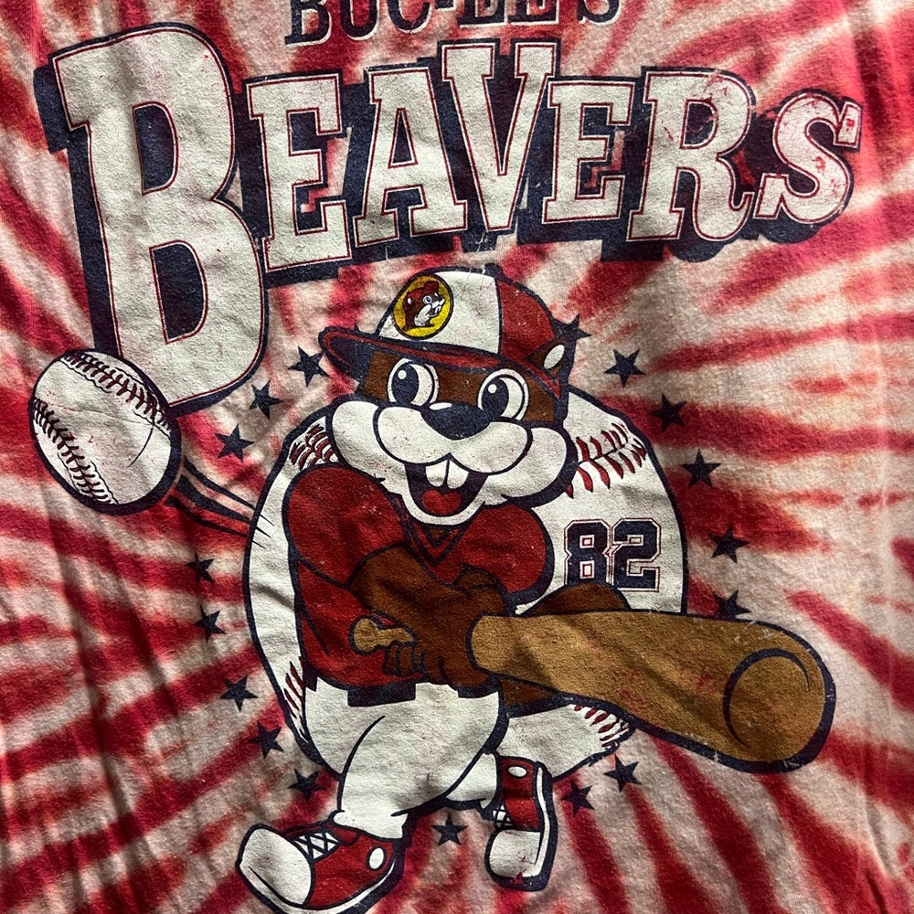 Red Tie-Dye Buc-ees Beavers Baseball T-Shirt. Size M